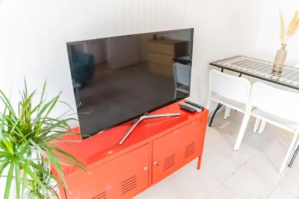 Charming T2 Apartment Villeurbanne France